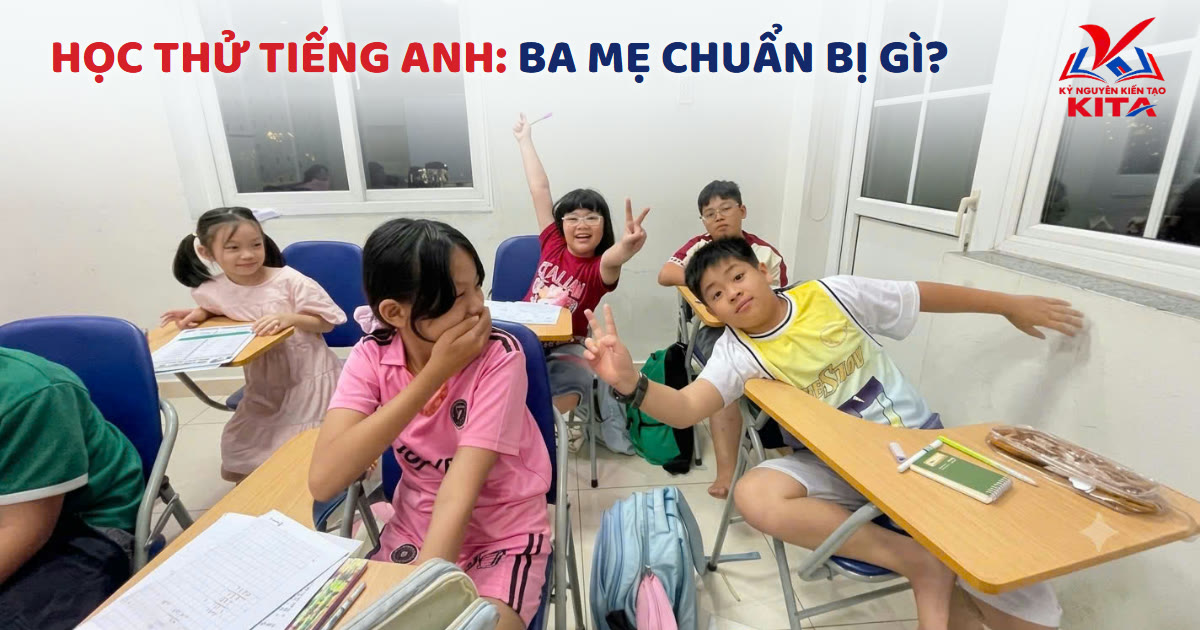 Các bạn nhỏ vui vẻ trong lớp học tiếng Anh tại KITA